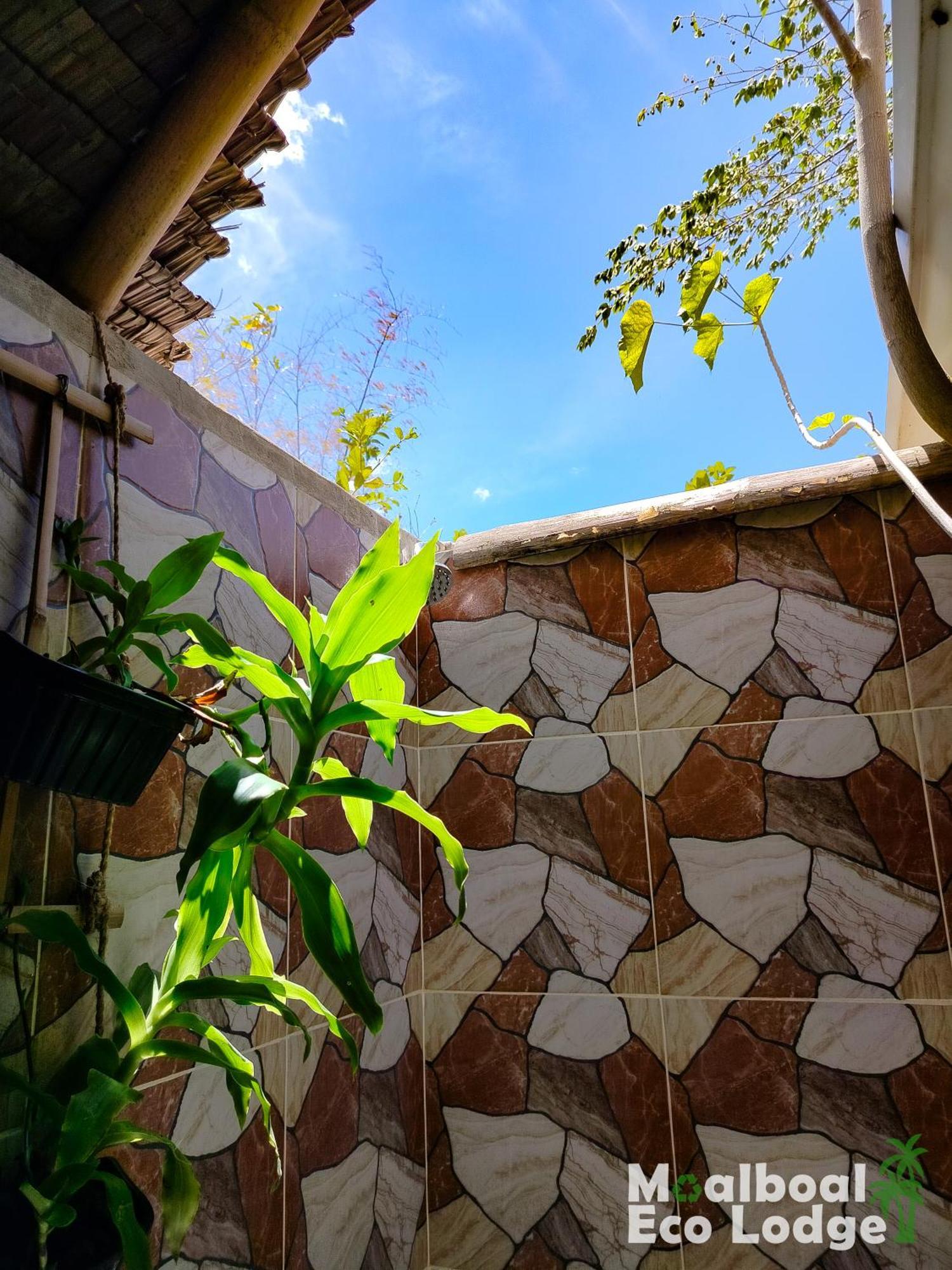 Eco Lodge *